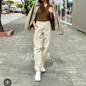 Uniqlo woman’s workwear pants